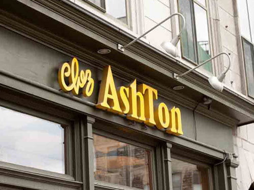 رستوران فست فود Chez Ashton، ۲۵ locations in the Quebec City area