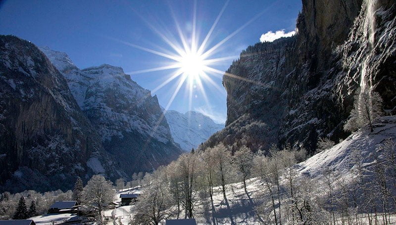 فصل زمستان دره لاتر برونن در سوئیس